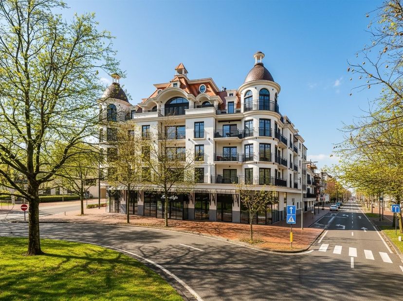 Exclusief gelijkvloers appartement met tuin in The Crown – Knokke. <br />
<br />
In het prestigieuze nieuwbouwproject The Crown, op een uitzonderlijke