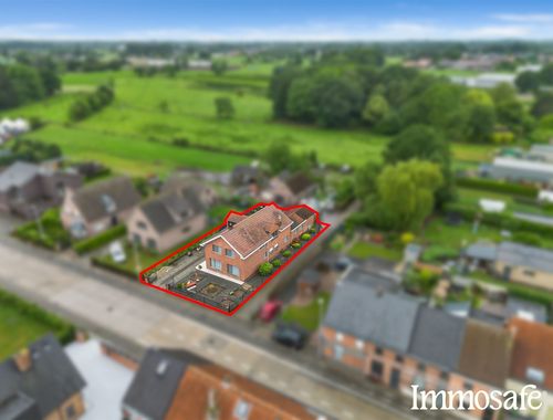                                         Appartementsgebouw te koop in Kalken, € 399.000
