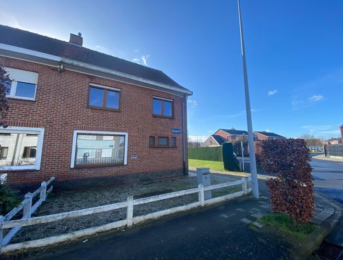                                         Woning te koop in Sint-Eloois-Vijve, € 249.000
