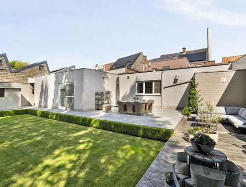                                         Usage mixte à vendre à Meulebeke, € 495.000
