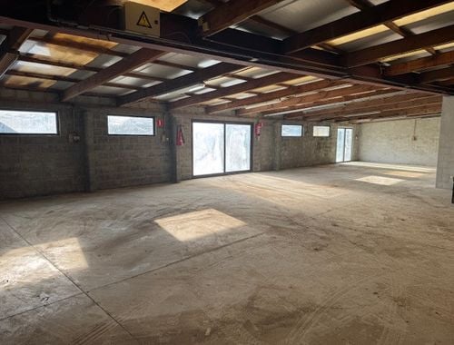                                        Bâtiment d’entreprise à vendre à Zele, € 565.000
