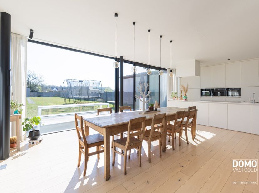 Heeft u interesse? Bekijk deze woning op onze website http://www.domovastgoed.be of contacteer ons op het nummer 011/96.49.96<br />
<br />
Deze stijlv