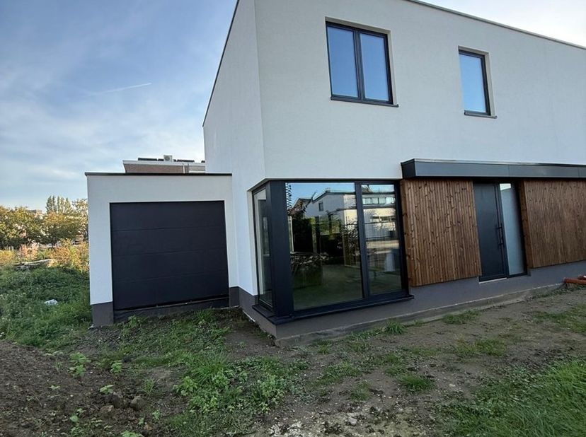 Huis te koop in Pieter Breughelstraat 15,
                    3680 Maaseik