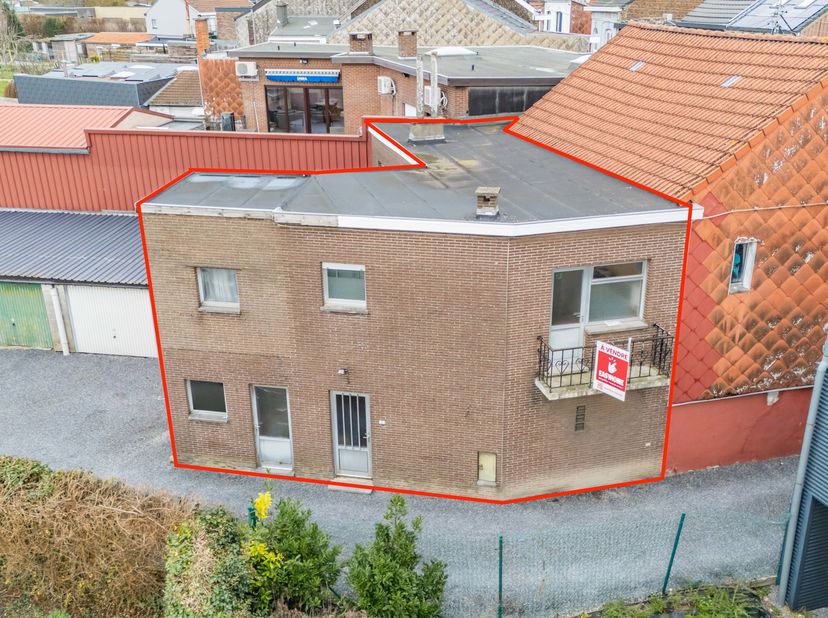 Easyhome biedt u dit appartement met drie gevels aan, gelegen in Grâce-Hollogne, in de onmiddellijke nabijheid van winkels, scholen en belangrijke aut