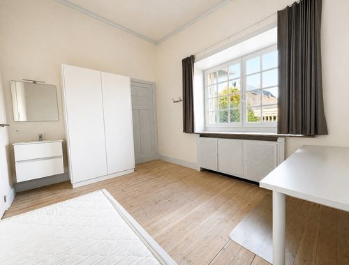                                         Kot-Kamer te huur in Kortrijk, € 425
