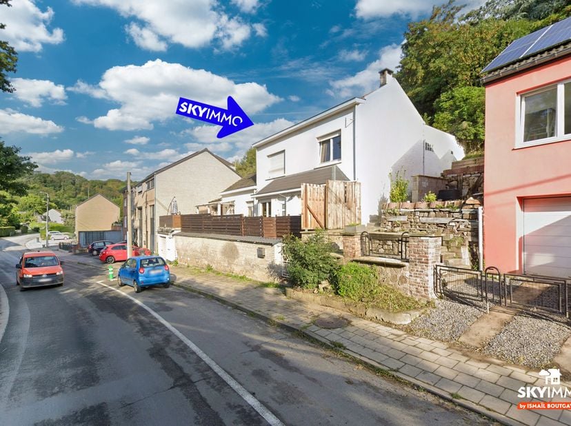 L'agence SKYIMMO vous propose cette sublime maison 2 chambres située dans le quartier calme de Flémalle. Vous profitez d’une terrasse de 76 m², dont u