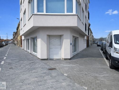                                         Handelsgelijkvloers te koop in Oostende, € 159.000

