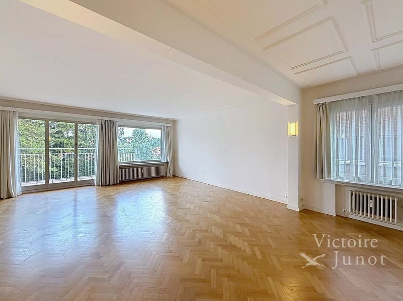 Goed gepresenteerd door Elisabeth du Chastel: 0495 79 78 58 / elisabeth.duchastel@victoire.be<br />
Victoire Junot biedt u dit prachtige appartement v