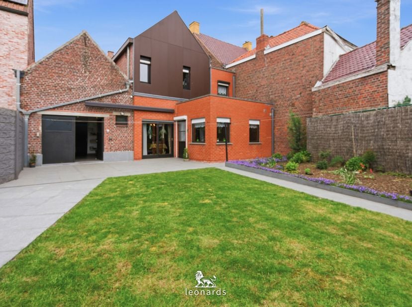 Huis te koop in Kortrijkseweg 340,
                    8791 Beveren