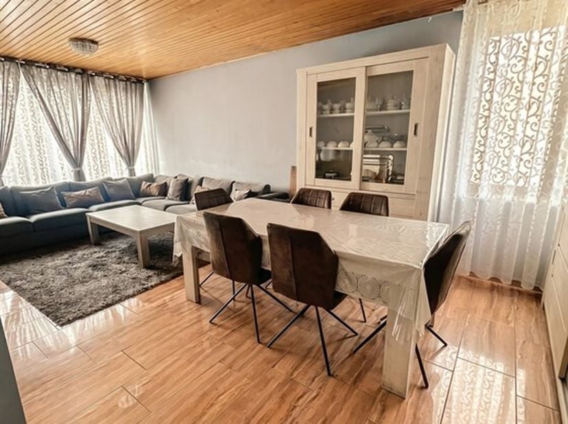 Vous êtes à la recherche d'un appartement de 3 chambres à coucher avec terrasse à Borgerhout ? Alors ce spacieux appartement à vendre à Bleekhofstraat