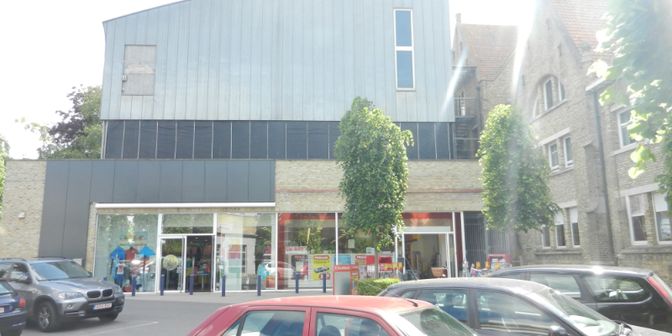 Bien professionnel à louer à 8600 Diksmuide