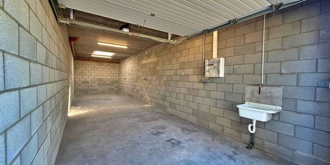 Garage à louer à Chaussée verte 142, 4347 Noville