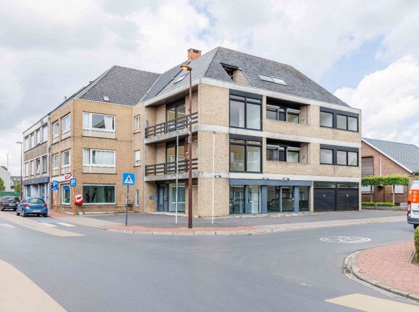 Bedrijfsvastgoed te koop
                    in 8810 Lichtervelde