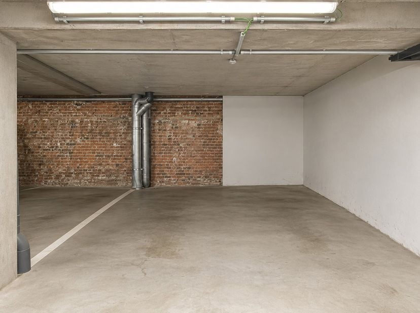 Garage te huur in ,
                    7500 Tournai