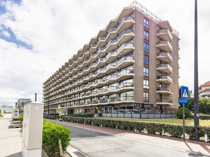 HUREN | Charmante studio met ruim terras en duinenzichtDeze charmante studio is gelegen op de 3° verdieping van de stijlvolle residentie "Poseidon" te