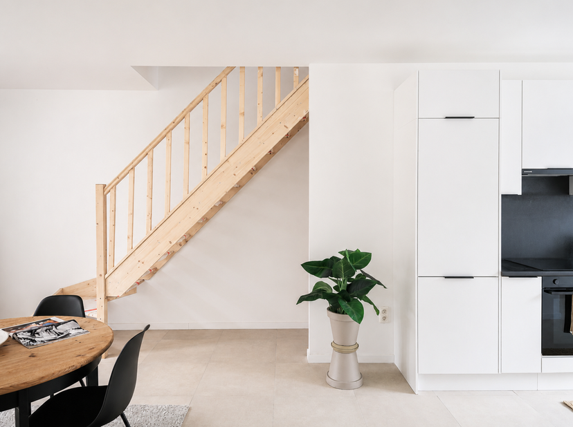 EPC-score: A<br />
Mobi-score: 7,9/10<br />
Ontdek deze instapklare en energiezuinige woning in Eeklo, die met oog voor detail en kwaliteit volledig w