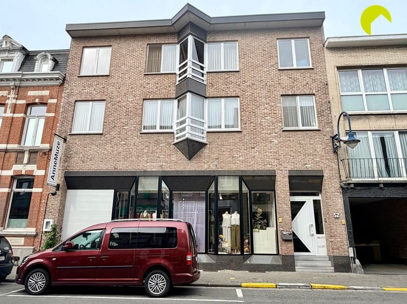 Appartement spacieux et lumineux dans un immeuble à taille humaine !<br />
<br />
Cet appartement est situé en plein centre de Kontich, à proximité d