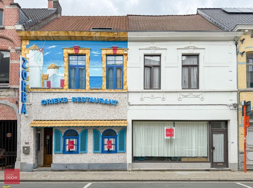 Twee handelspanden met een gezamelijke straatbreedte van ca 12m.&amp;nbsp;