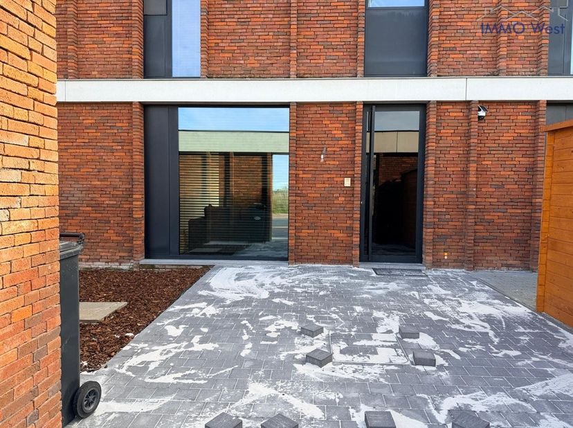 Huis te huur in Poperingestraat 97 bus b,
                    8640 Woesten