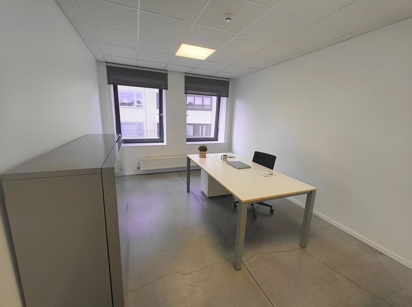 Bien professionnel à louer
                    à 8500 Kortrijk