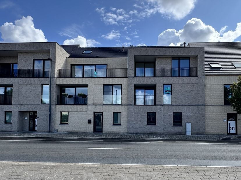 Ontdek Residentie Stella, gelegen in de Woumenweg 309-311 te Woumen. Een prachtig nieuw appartementsgebouw met 14 ruime appartementen. Met zijn perfec