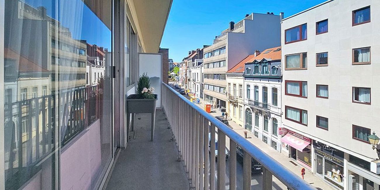 Rue Xavier De Bue 25 bus 11