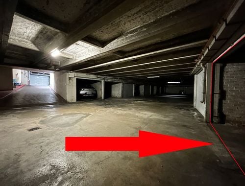                                         Garage en sous-sol à louer à Liège, € 145

