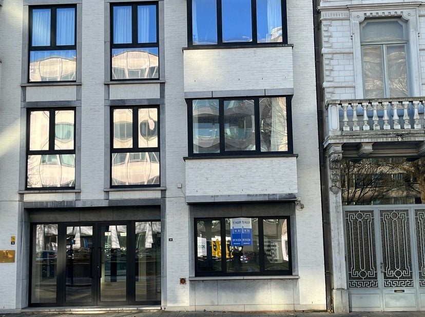 Bien professionnel à louer
                    à 3500 Hasselt