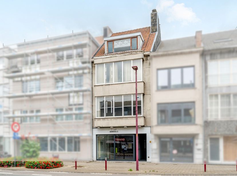 Bien professionnel à vendre à Kortrijkstraat 12,
                    9800 Deinze