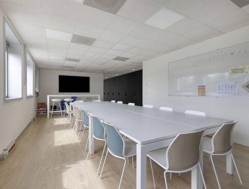                                         Bureaux à louer à Ieper, € 3.250
