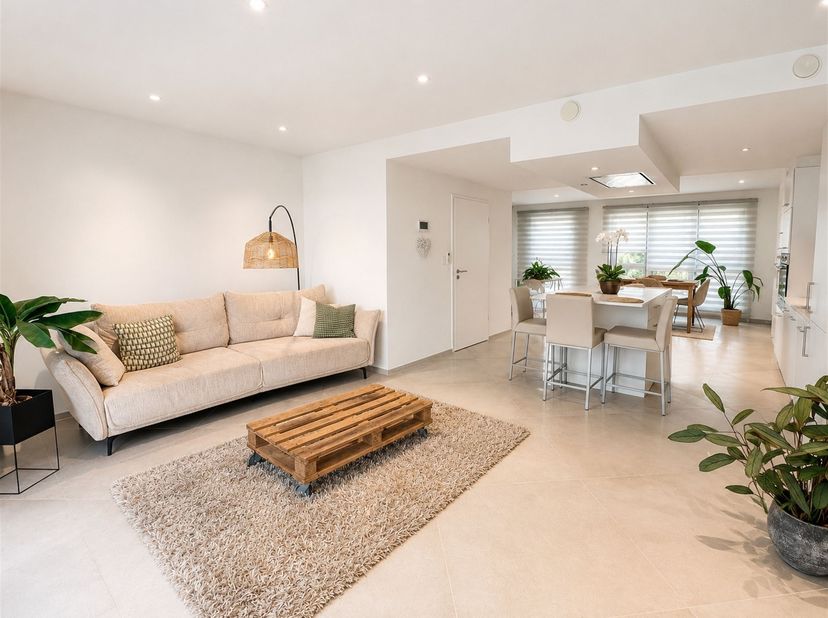 Triplex 3 chambres PEB B (20200203008978) , superficie de 178 m², 173 m² de plancher chauffé CPE - PEB, sise au cœur du village de Thy-le-Château.<br