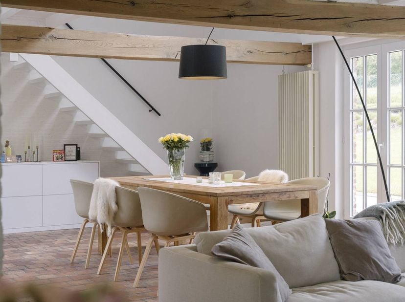 Gezellige woning gelegen in een oase van rust en in het groen op een oppervlakte van 4.049 m².<br />
<br />
De woning is voorzien van een ruime living