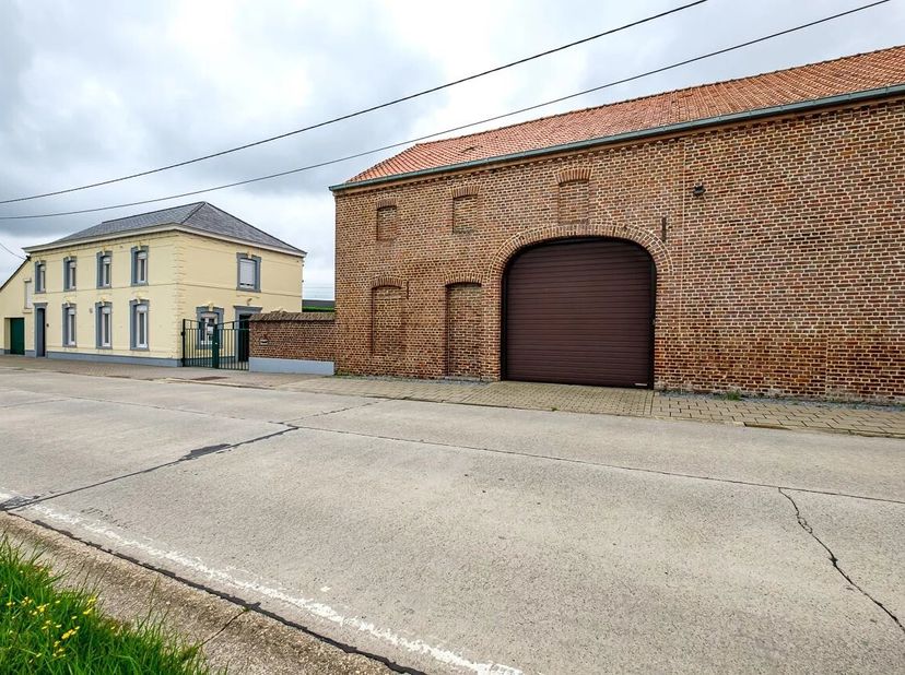 Huis te koop in Attenhovenstraat 86,
                    3806 Velm