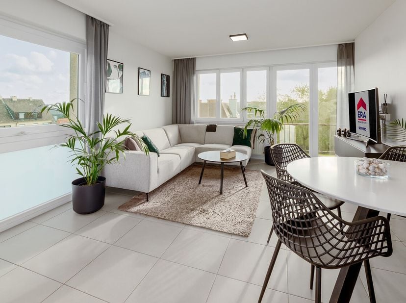 Comfortabel appartement in Koksijde, gelegen in een toeristische zone met vrij zicht en nabij openbaar vervoer. Dit appartement combineert een praktis