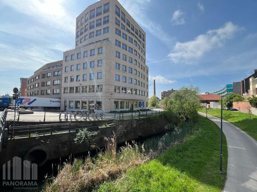 Bien professionnel à louer à Brusselsesteenweg 6,
                    9000 Gent