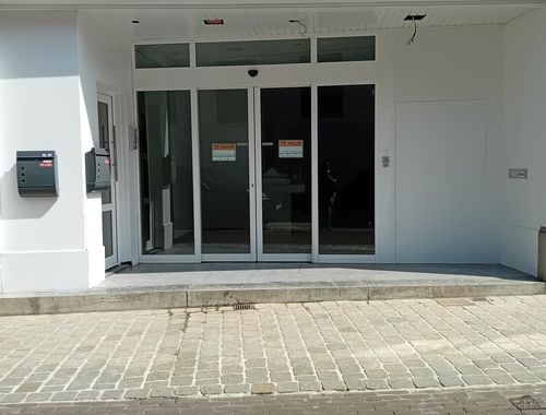                                         Handelsgelijkvloers te huur in Diest, € 1.450
