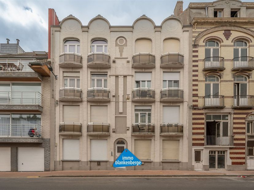 Op een toplocatie, aan de voet van de jachthaven en op wandelafstand van de zeedijk, bevindt zich dit charmante appartement met een aangenaam terrasje