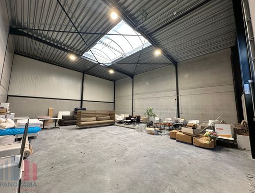                                         Bâtiment d’entreprise à louer à Wielsbeke, € 875
