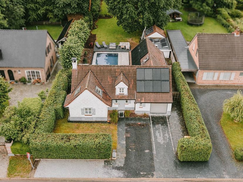 Voor verdere info of een vrijblijvende waardebepaling van uw eigendom: joeri.vandeven@homixx.be of 016 199 346.<br />
<br />
Ontdek deze prachtige, vo