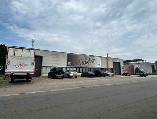                                         Bedrijfsgebouw te huur in Bree, € 4.950
