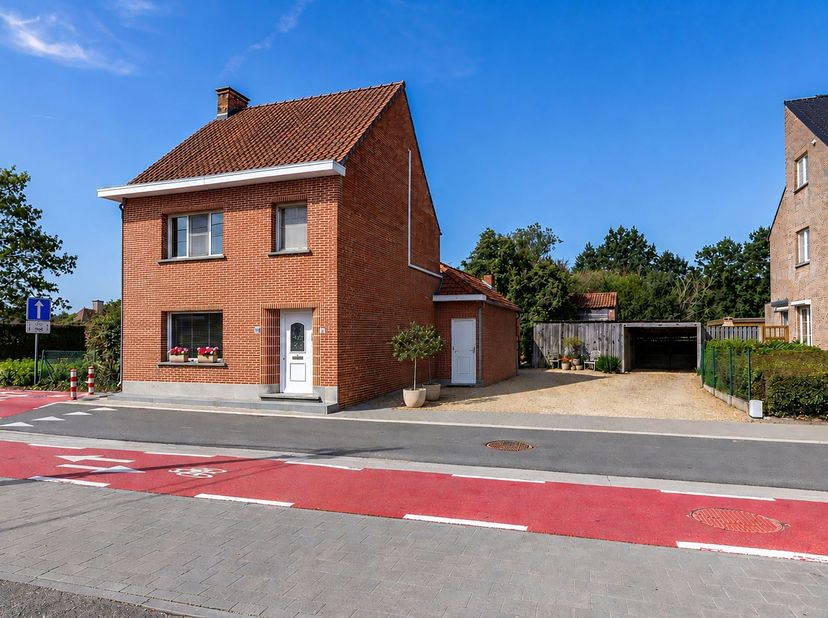 Huis te koop in Mgr. Raeymaekersstraat 18,
                    2235 Westmeerbeek