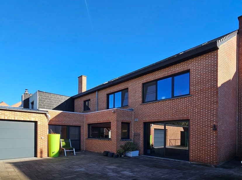 Wonen en werken met ongeziene ruimte in het charmante Perk. <br />
In het hart van het gezellige dorp Perk, tussen het groen en de karaktervolle zands