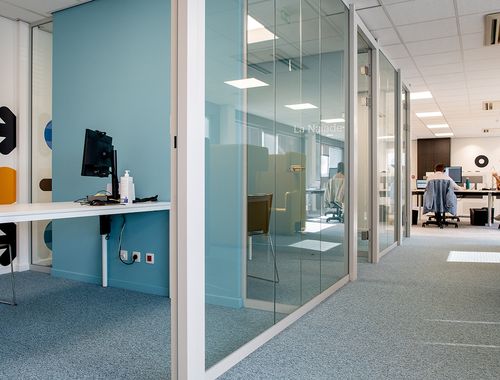                                         Bureaux à louer à Mouscron, € 4.900
