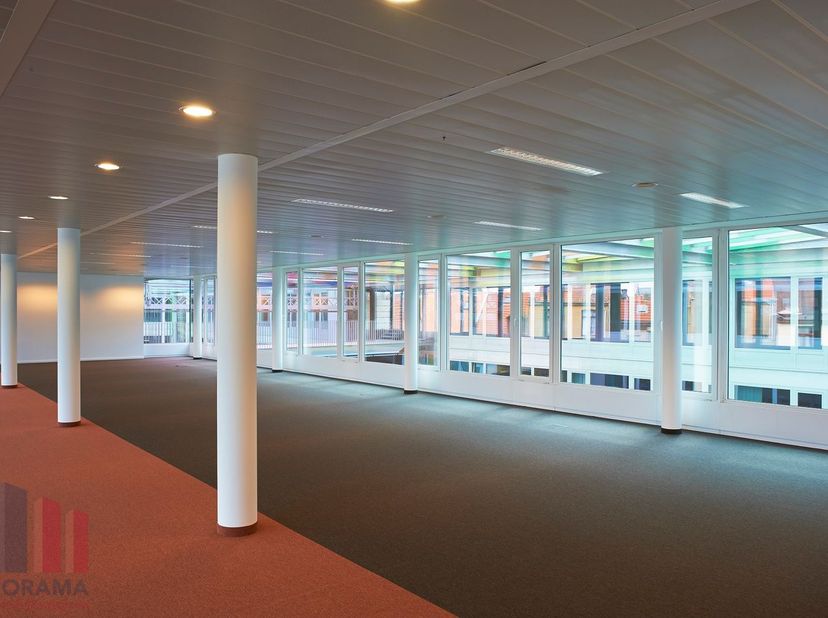 Bureau de 651 m² situés à un emplacement stratégique de premier choix, à proximité immédiate de la gare de Bruxelles-Nord. À moins de 3 minutes à pied