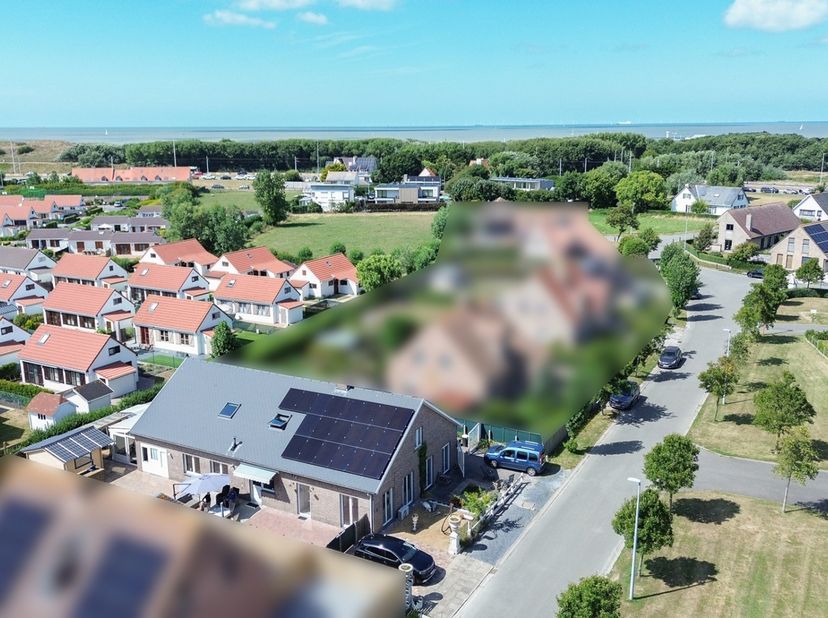 Ontdek deze prachtige, instapklare halfopen bebouwing in de begeerde woonwijk van Harendijke (Wenduine) vlakbij Blankenberge. Gelegen op een perceel v
