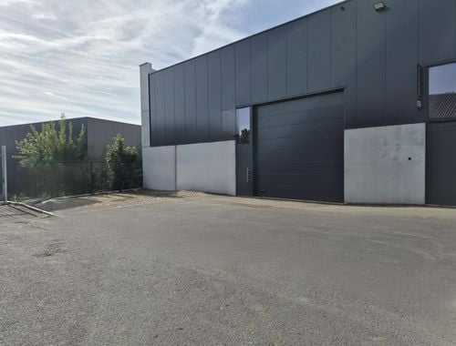                                         Magazijn met bureel te koop in Gits, € 489.600
