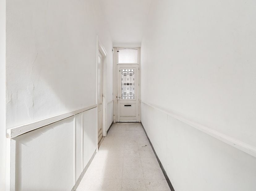 Te renoveren woning 3 slpk garage en koer in het centrum van Turnhout.<br />
Gelegen op wandelafstand van de Grote Markt van Turnhout ligt deze intere