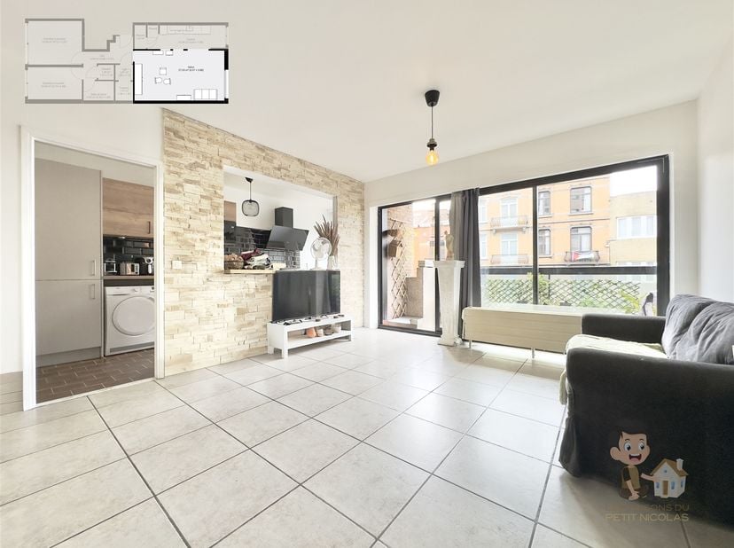 Superbe appartement rénové à Schaerbeek<br />
<br />
Découvrez ce magnifique appartement 2 chambres entièrement rénové, idéalement situé dans une ru