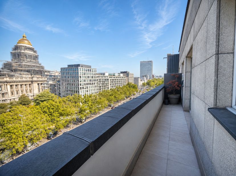 Expat Housing vous propose ce magnifique appartement&amp;nbsp;non meublé de 116 m² + 15 m² balcon et terrasse, dans un bel immeuble, bien isolé, idéalemen