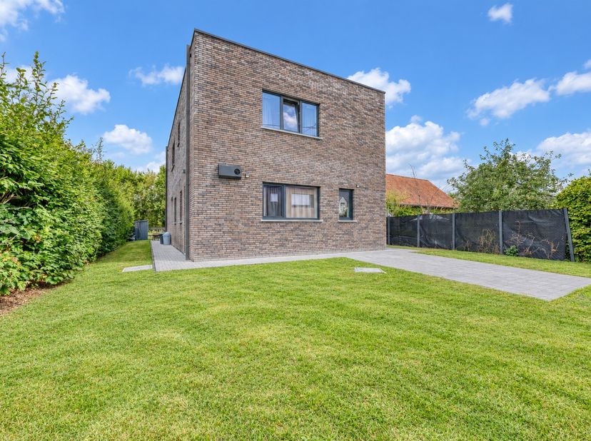 Huis te koop in Bosstraat 20 bus A,
                    9968 Oosteeklo